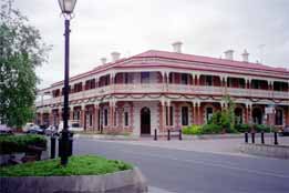 Jens Town Hall Hotel - Accommodation Redcliffe 0