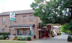 Cedar Lodge Motel - Accommodation Redcliffe 0