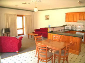 Campaspe Lodge - Accommodation Redcliffe 1