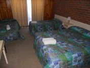 KY COUNTRY ROADS MOTOR INN - Accommodation Redcliffe 2
