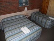 KY COUNTRY ROADS MOTOR INN - Accommodation Redcliffe 3