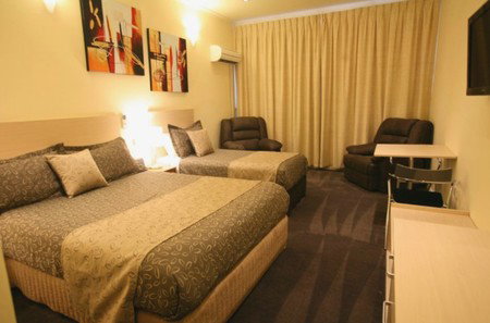 Adelaide Granada Motor Inn - Accommodation Redcliffe 0