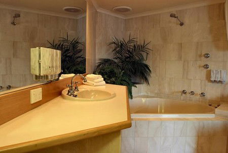 The Esplanade Motor Inn - Accommodation Redcliffe 3