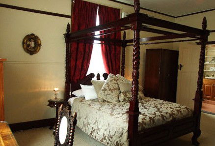 Beaufort House - Accommodation Redcliffe 0