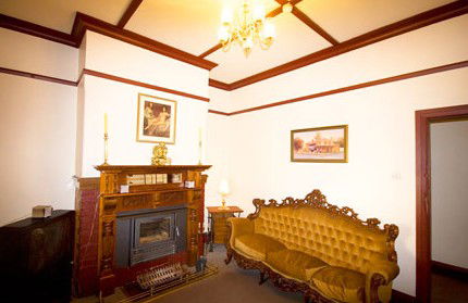 Beaufort House - Accommodation Redcliffe 4