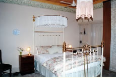 Kinross Guest House - Accommodation Redcliffe 2