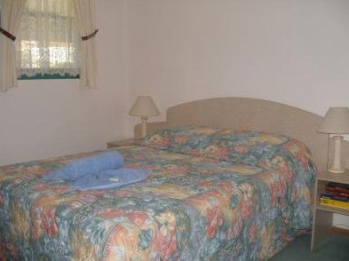 Travellers Rest And The Courtyard Restaurant - Accommodation Redcliffe 1