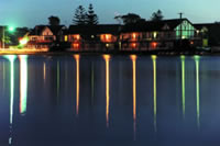 Clan Lakeside Lodge - Accommodation Redcliffe 0