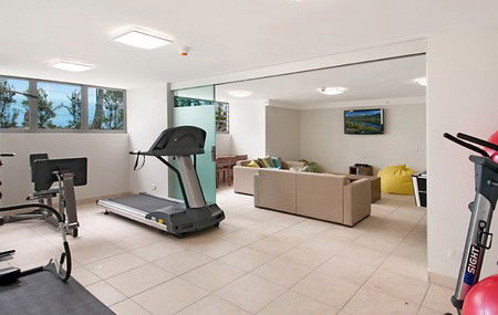 Fairshore Beachfront Apartments - Accommodation Redcliffe 2