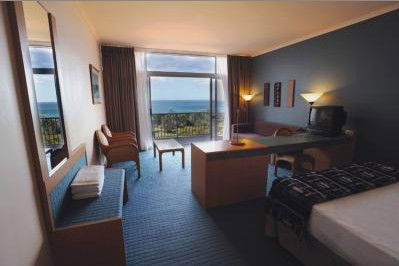 Absolute Beachfront Opal Cove Resort - Accommodation Redcliffe 1