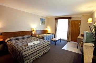 Golden West Motor Inn - Accommodation Redcliffe 1