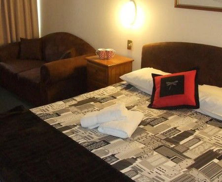 Lilac City Motor Inn & Streakhouse - Accommodation Redcliffe 4