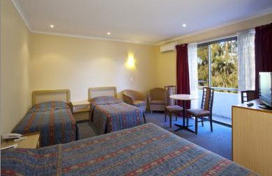 Best Western Reef Motor Inn - Accommodation Redcliffe 2