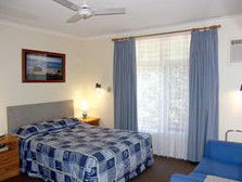 Flying Spur Motel - Accommodation Redcliffe 1