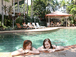 Cairns Reef Apartments And Motel - Accommodation Redcliffe 1