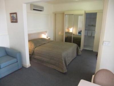 Country Comfort Cowra Countryman Motor Inn - Accommodation Redcliffe 1