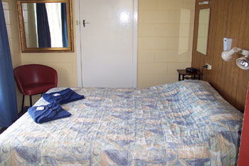 Meningies Waterfront Motel - Accommodation Redcliffe 2
