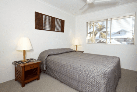 Pelican Beach Resort - Accommodation Redcliffe 1
