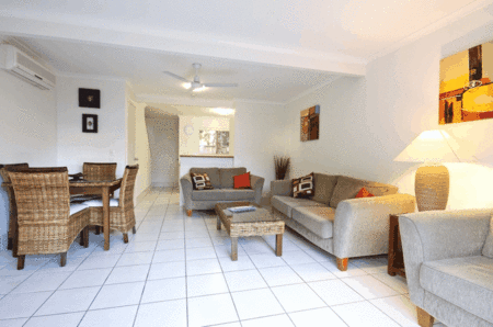 Pelican Beach Resort - Accommodation Redcliffe 3