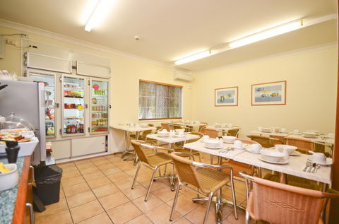 Reef Palms - Accommodation Redcliffe 4