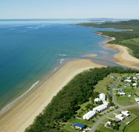SeaEagles Beach Resort - Accommodation Redcliffe