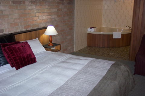 Farnham Court Motel - Accommodation Redcliffe 1