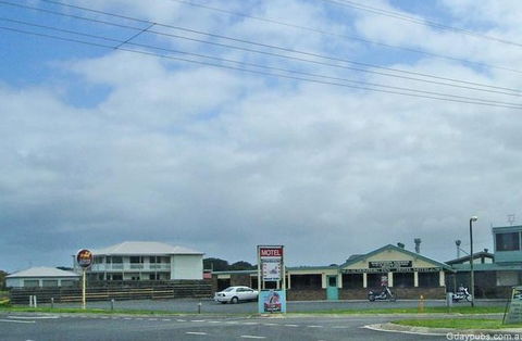 Schomberg Inn Hotel Motel - Accommodation Redcliffe 1