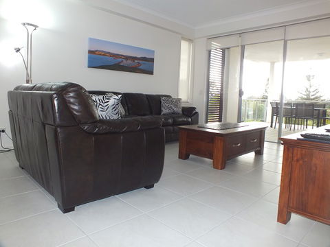 Pacific Marina Apartments - Accommodation Redcliffe 5
