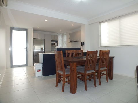 Pacific Marina Apartments - Accommodation Redcliffe 10