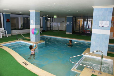 Starwest Alderney On Hay Apartments - Accommodation Redcliffe 6