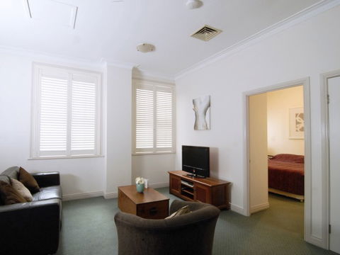 Rothbury On Ann Heritage Apartment Hotel - Accommodation Redcliffe 3
