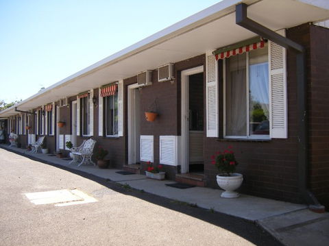 Colonial Lodge Motel - Accommodation Redcliffe 1