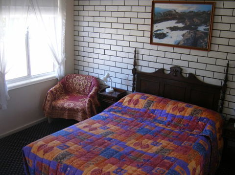 Colonial Lodge Motel - Accommodation Redcliffe 2
