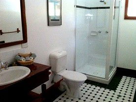Daintree Manor - Accommodation Redcliffe 2