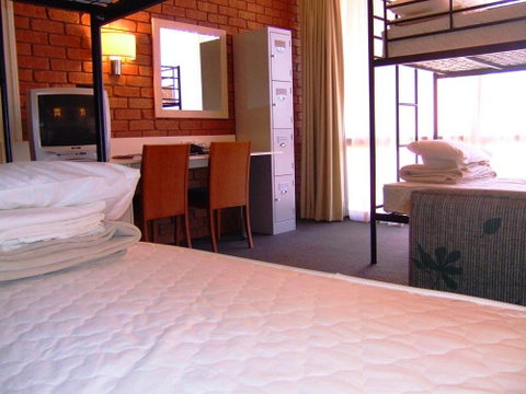 Alice In The Territory - Accommodation Redcliffe 5