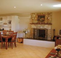 Sherwood Cottages Country Retreat - Accommodation Redcliffe