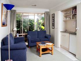 Bellevue Bed & Breakfast - Accommodation Redcliffe 0