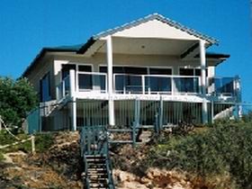 Top Deck Cliff House - Accommodation Redcliffe 0
