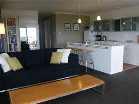 Coorong Waterfront Retreat - Accommodation Redcliffe 0