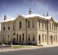 The Customs House - Accommodation Redcliffe