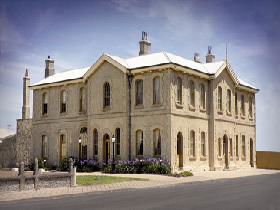 The Customs House - Accommodation Redcliffe 0