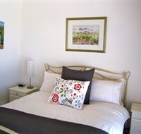 ArtWine Cottages - Accommodation Redcliffe