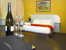 Victoria Hotel - Strathalbyn - Accommodation Redcliffe 0