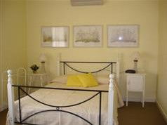 Wild Berry Cottage - Accommodation Redcliffe 1