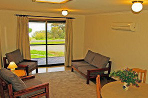 Ulonga Lodge - Accommodation Redcliffe 3