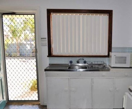Yorke's Holiday Units - Accommodation Redcliffe 2