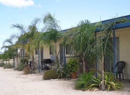 Yorke's Holiday Units - Accommodation Redcliffe 4