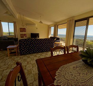 Sea Air-a Siesta 5 - Accommodation Redcliffe 3