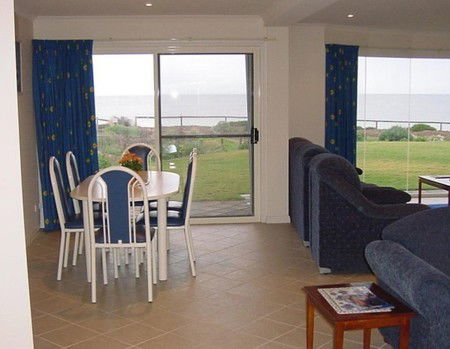Moonta Bay Escape - Accommodation Redcliffe 2