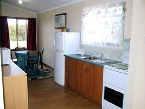 Seabreeze Accommodation - Accommodation Redcliffe 3
